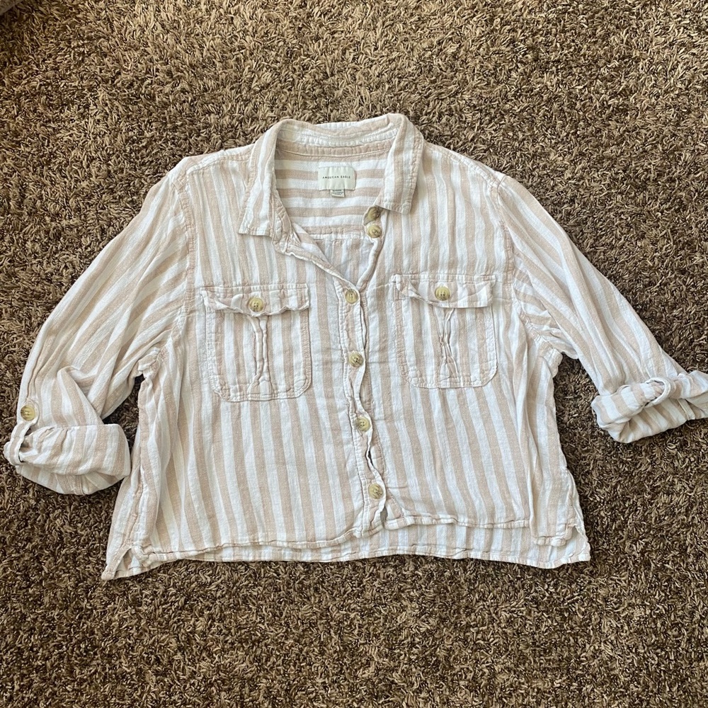 American Eagle Cropped Button Down Shirt